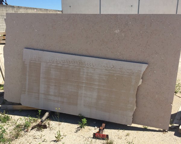 Slabs in Comblanchien limestone