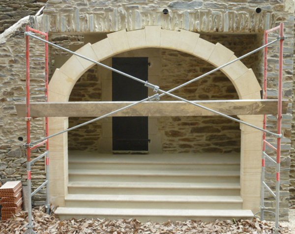Arc en pierre de taille