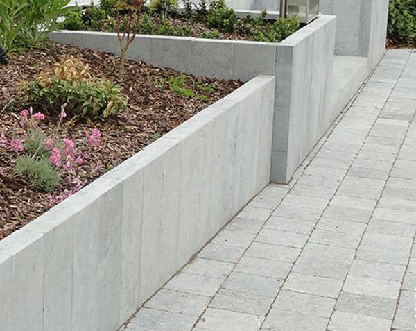 Totem in natural stone - Blue Stone (origin Belgium)