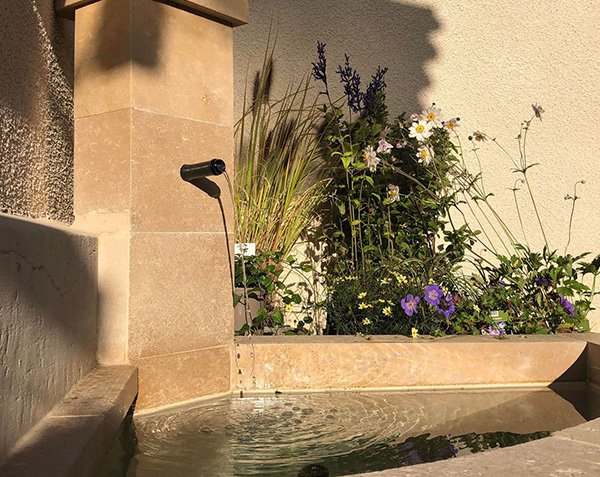 Outdoor stone fountain - Lanvignes Golden-Yellow Aged