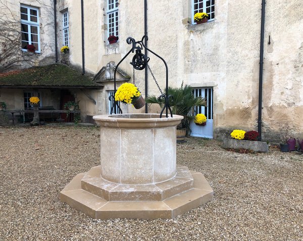 Stone Well - Burgundy Stone from Lanvignes Stone Well - Burgundy Stone from Lanvignes
