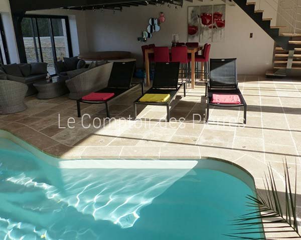 Margelle d'angle sortant en pierre naturelle - Piscine Margelle d'angle sortant en pierre naturelle - Piscine