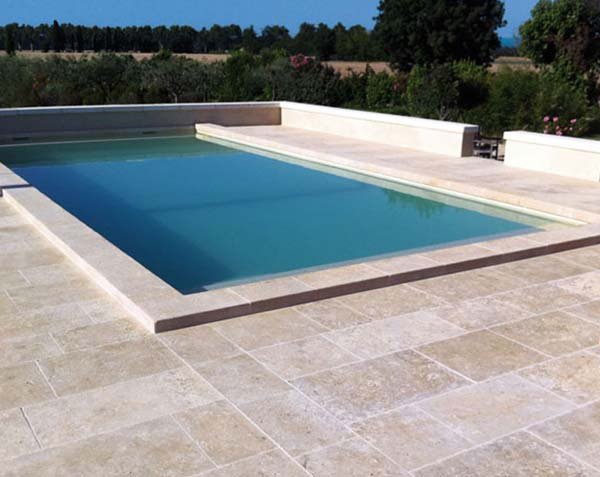 Pool coping in natural limestone Pool coping in natural limestone