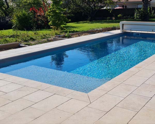 Pool surroundings in natural stone - Semond Blended Classic finish Pool surroundings in natural stone - Semond Blended Classic finish