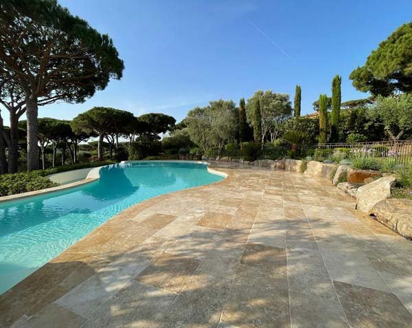 Curved coping stones in natural stone - Lanvignes Golden Yellow, Classic Finish