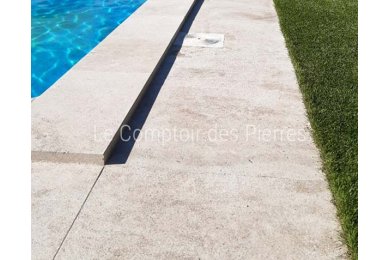 Margelles et plage de piscine en pierre naturelle de Bourgogne - Semond Nuancé Classique - Epaisseur 5 cm Margelles et plage de piscine en pierre naturelle de Bourgogne - Semond Nuancé Classique - Epaisseur 5 cm