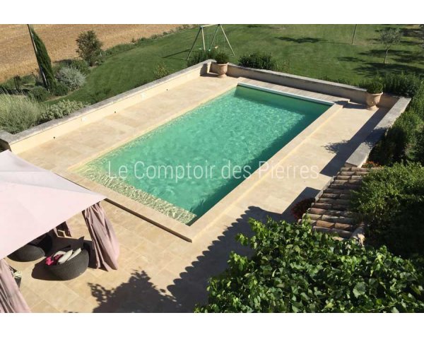 Pool coping and pool deck in natural limestone