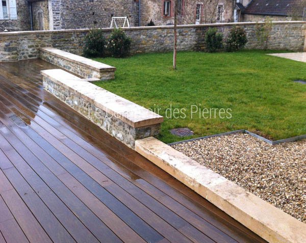 Wall cappings - Natural limestone Wall cappings - Natural limestone