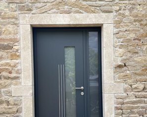 Encadrement de porte en pierre de Lanvignes Doré-Jaune