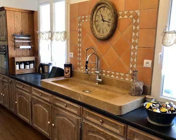 Provencal Southern kitchen sink with patina - Lanvignes Antiquaire