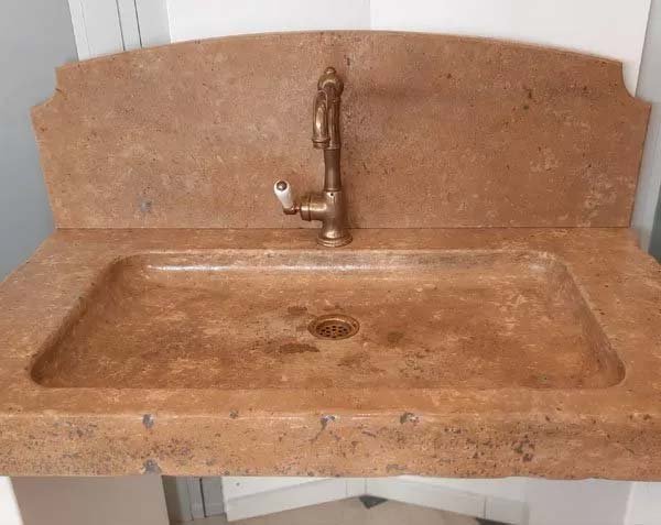 Old pile - Lanvignes Antiquaire limestone