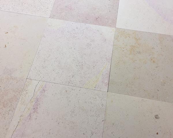 Golden-pink stone flooring with honed finish - Format 30 x 30 cm