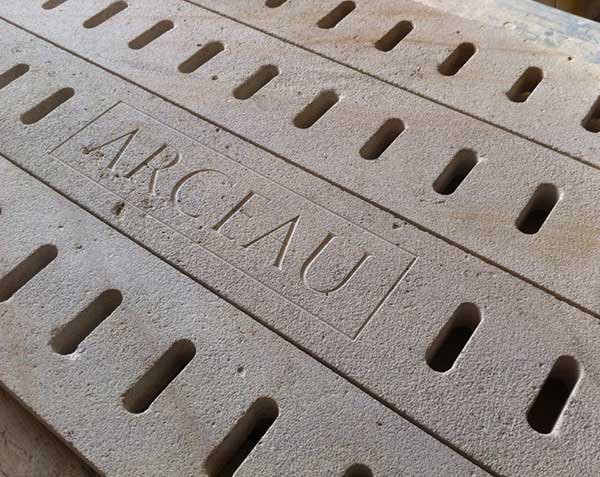 Grate in limestone - Semond Blended Aged