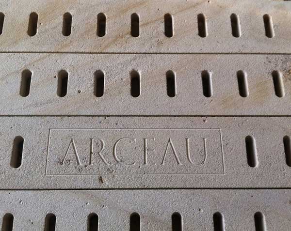 Stone drainage grate - Semond Blended Aged