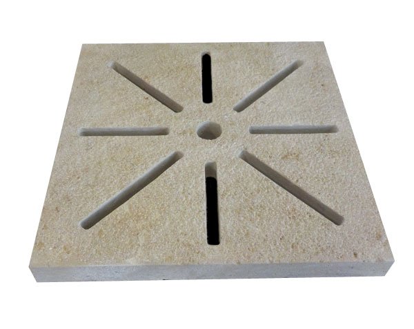 Stone grate in natural limestone - Lanvignes Golden-Yellow Bush-hammered finish Stone grate in natural limestone - Lanvignes Golden-Yellow Bush-hammered finish