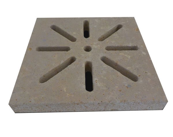 Drain grate in limestone - Lanvignes Golden-Yellow Aged