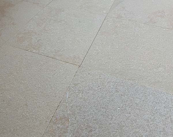 Flamed stone paving in Rocherons Golden