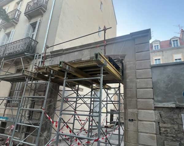 Arch in limestone - Burgundy France Arch in limestone - Burgundy France