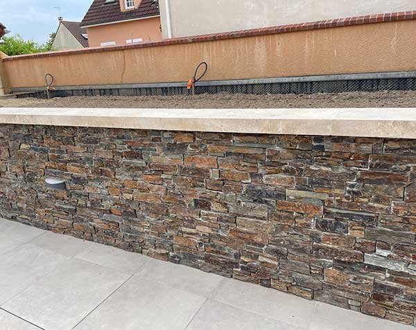 Dessus de mur massif en pierre - Lanvignes Doré-Jaune Vieilli Dessus de mur massif en pierre - Lanvignes Doré-Jaune Vieilli