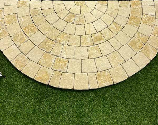 Stable cobblestones in Burgundy limestone