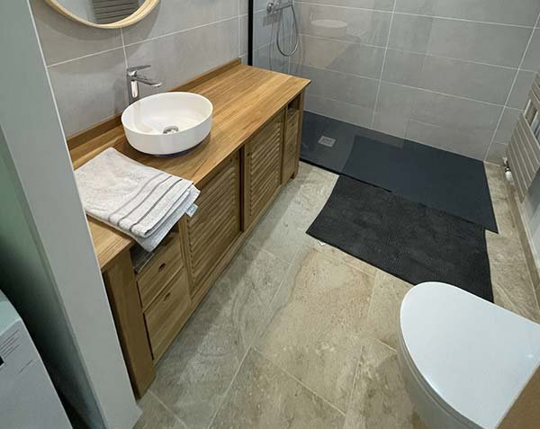 Bathroom flooring in limestone - Beaunotte Brushed