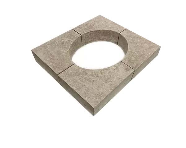Oval oculus in limestone in 4 parts Oval oculus in limestone in 4 parts