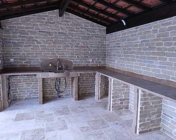 Stone veneer legs, Bastide model - Lanvignes Antiquaire