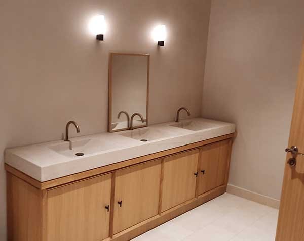 Vasque en pierre triple - Vasque multiple avec 3 cuves - Charmot Clair Adouci - Lave-mains collectif Vasque en pierre triple - Vasque multiple avec 3 cuves - Charmot Clair Adouci - Lave-mains collectif