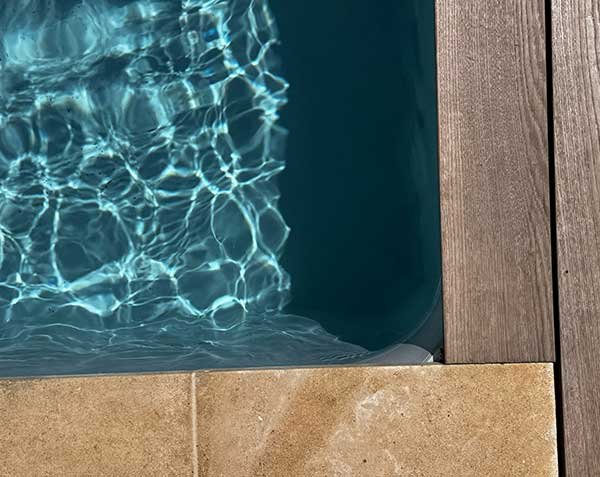 Pool coping - Stone and Wood Alliance - Lanvignes Golden-Yellow Classic Finish Pool coping - Stone and Wood Alliance - Lanvignes Golden-Yellow Classic Finish