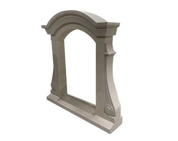 Lucarne en pierre naturelle avec fronton et volutes sur jambages Lucarne en pierre naturelle avec fronton et volutes sur jambages