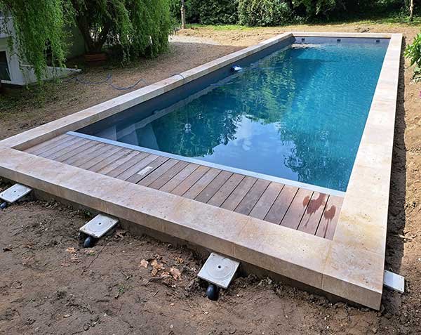 Corner coping stones - Square - Natural limestone from Burgundy Corner coping stones - Square - Natural limestone from Burgundy