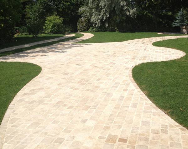 Citeaux Cobblestones in Burgundy Limestone Citeaux Cobblestones in Burgundy Limestone