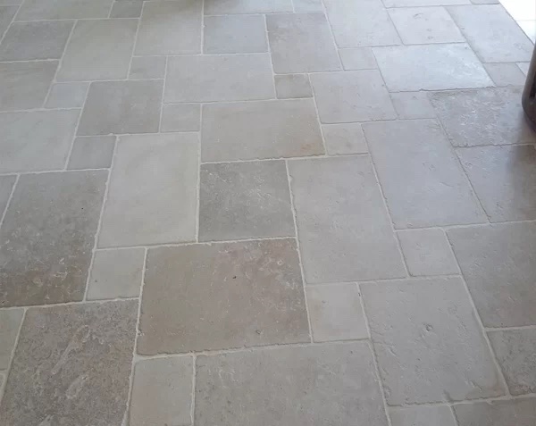 Light beige Massangis paving