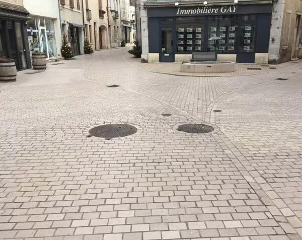 Washbasin in Burgundy limestone - Comblanchien Flagstones in Burgundy limestone - Comblanchien