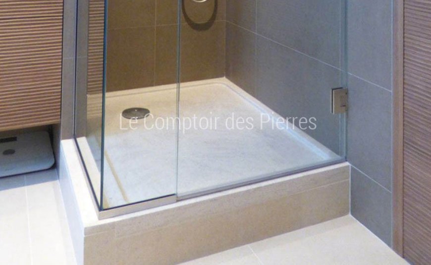 Comment poser un receveur de douche en pierre ?