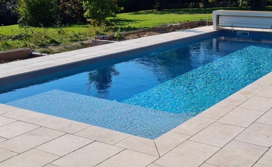 Piscine sans margelle