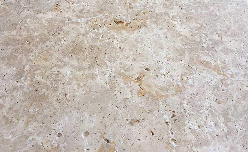 Piscine en travertin ?